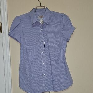 NWT-Roper Womens MEDIUM Light Blue Short Sleeve Shirt